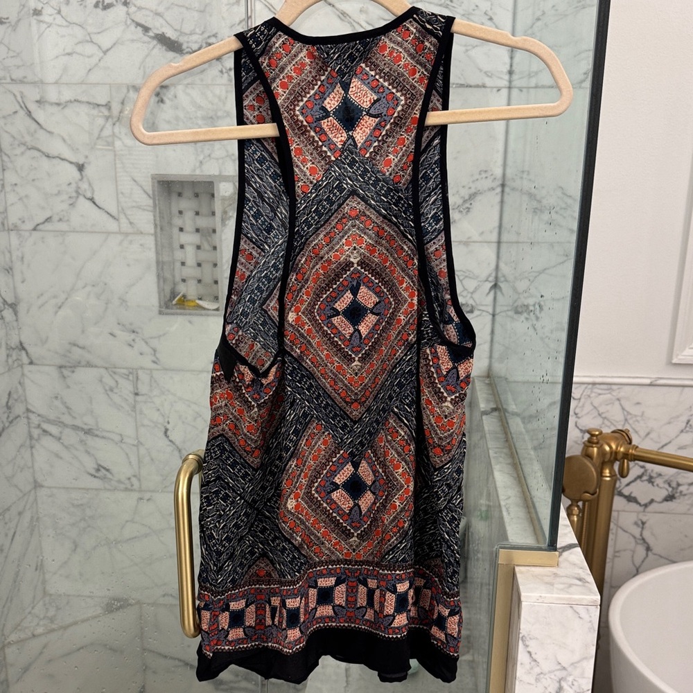 Black and Red Geometric Patterned Sleeveless Top - image 2